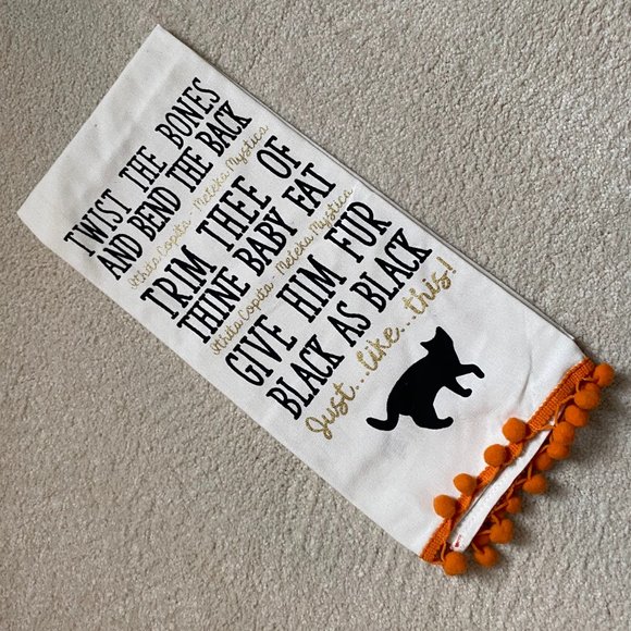 NWOT! Spirit Halloween Hocus Pocus Spell with Binx Dishtowel - Picture 2 of 8